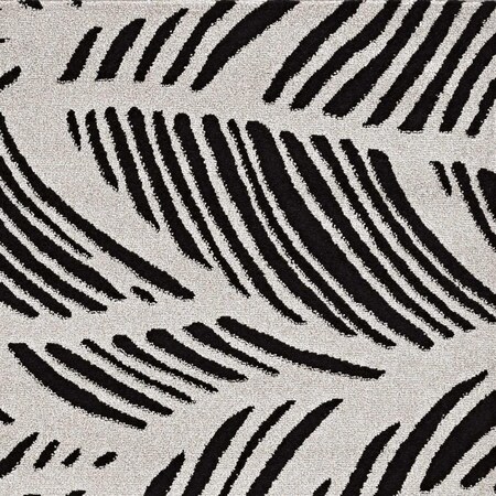 Homeroots 39 x 59 in. Black or White Polypropylene Rug 375009